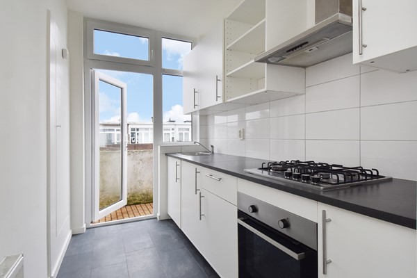 Medium property photo - Bennekomstraat 92, 2573 RH Den Haag